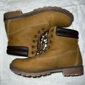 Women’s Boots Size 8